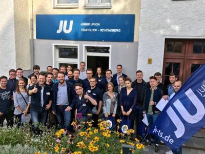 Haustrwahlkampf mit der JU Berlin - Haustürwahlkampf mit der JU Berlin