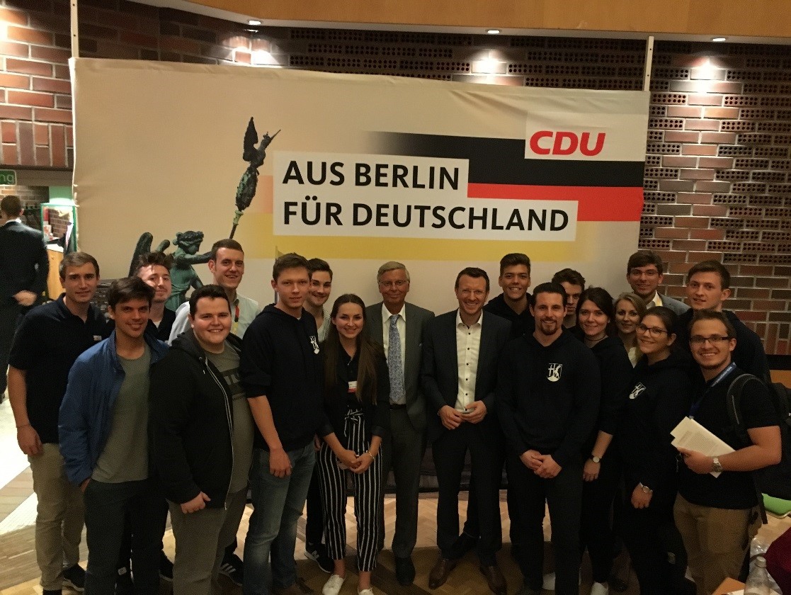 Im Wahlkampf zur Bundestagswahl durften wir u.a. CDU-Urgestein Wolfgang Bosbach bei uns im Kreisverband begren.